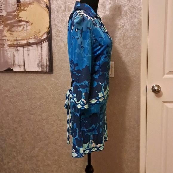 BCBGMaxAZRIA slinky dress in Small. Super fun and sexy. No ironing needed. - Picture 2 of 5